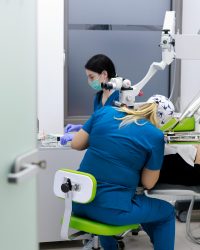 Gdy ból zęba nie mija – jak wygląda leczenie kanałowe?